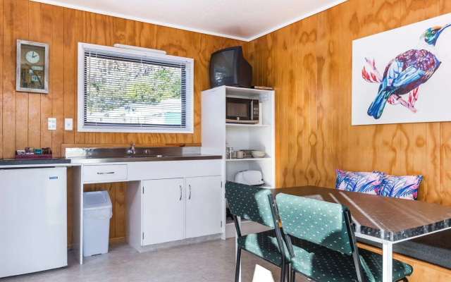 Motutere Bay Top 10 Holiday Park