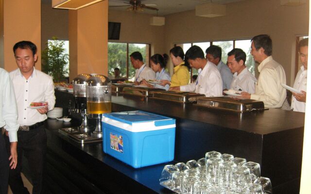 Rock Royal Hotel & Resort