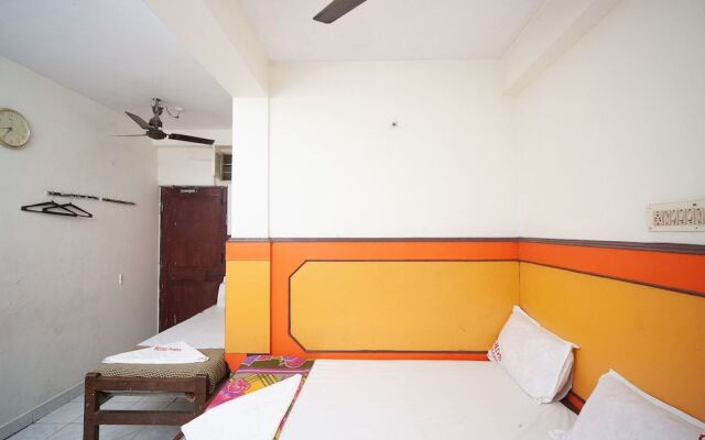 Spot On 38565 Hotel Surya