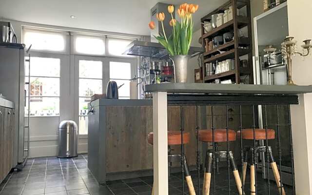 Bed & Beads The African Lily