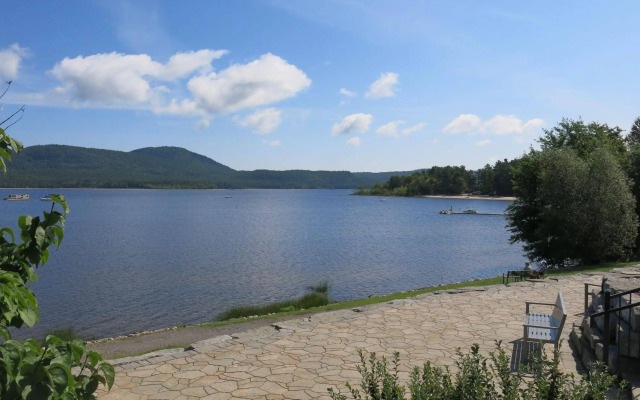 Shemron Suites Hotel