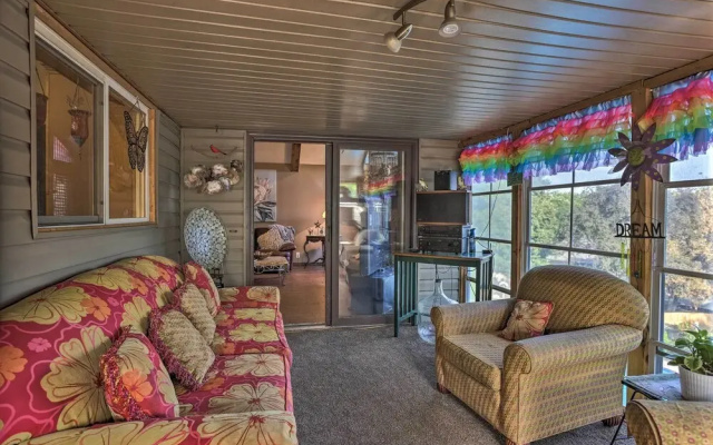 Family-friendly Omaha Oasis ~ 10 Mi to Dtwn!