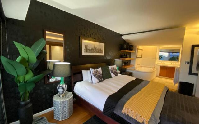 Clifton YOLO Spaces – Clifton Beachfront Executive