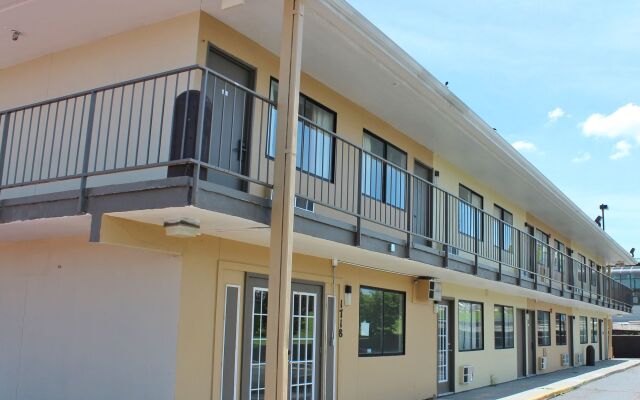 Rodeway Inn & Suites