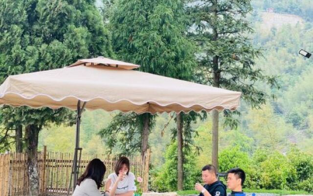 Wangyuege Homestay