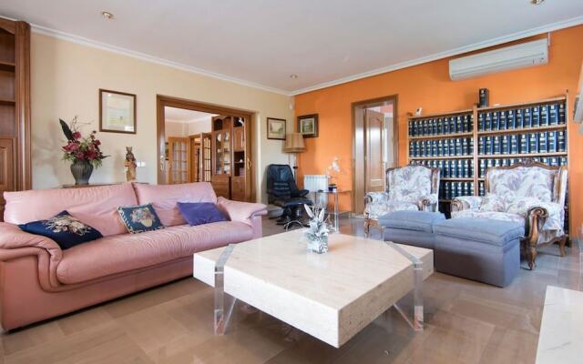 Gallery Villa 650M From The Beach(R81)