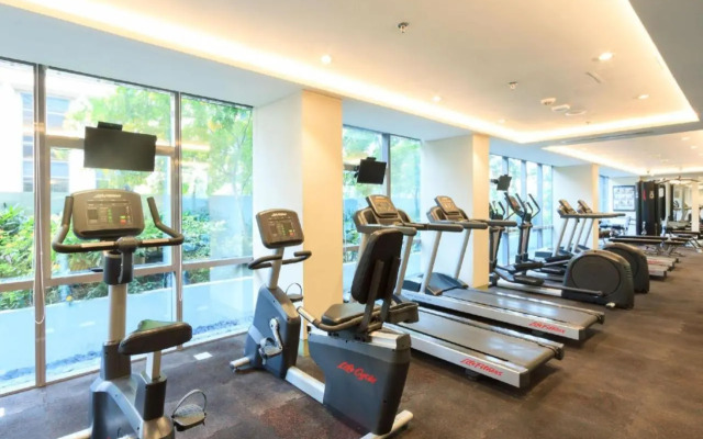 Newport Stay by Runway Manila & Attractions