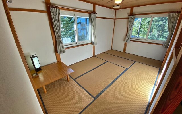 Bandai Lakeside Guesthouse