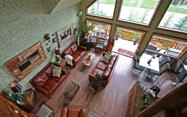 A Bear and Bison Inn