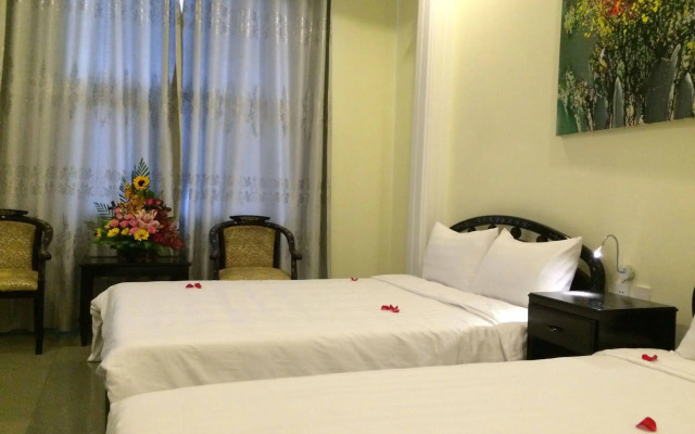 Jade Hotel