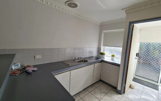 OCEANS 4 Holiday or Business Apartment