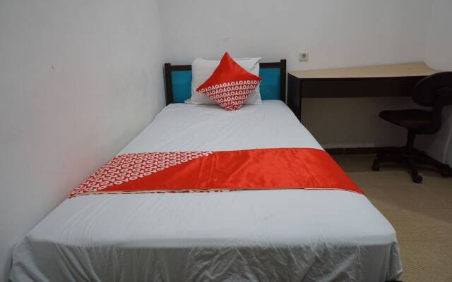 OYO 92863 Hotel Blessing