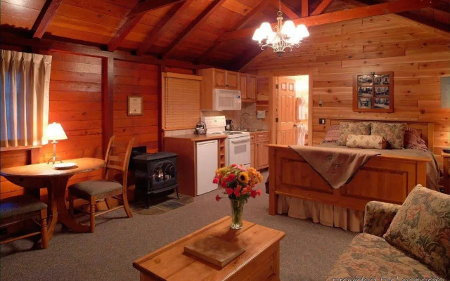 Paradise Lodge & Bungalows