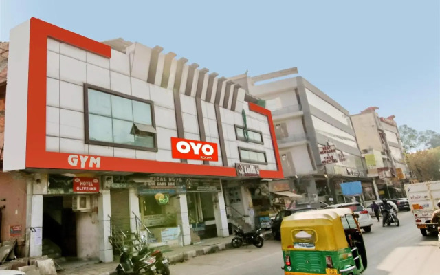 OYO Flagship 70400 Hotel Olive Inn