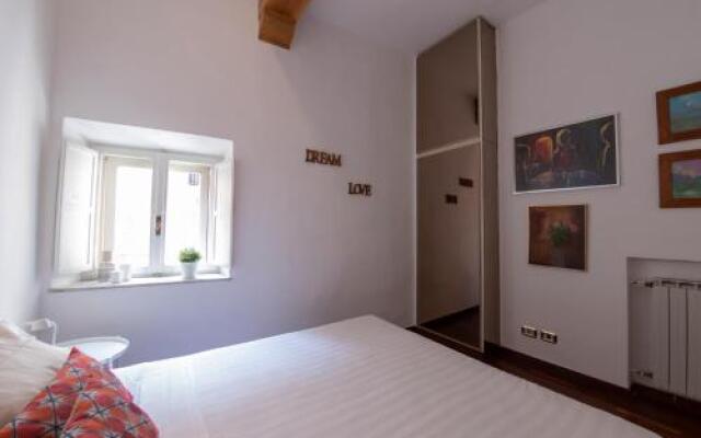 Piazza Firenze Apartment