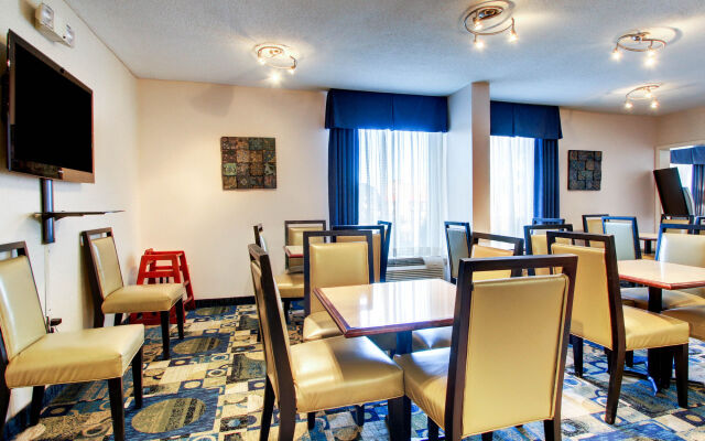 Comfort Inn Meridian - Bonita Lakes