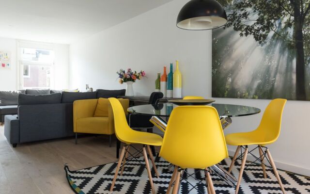 Ruby van Gogh Apartments