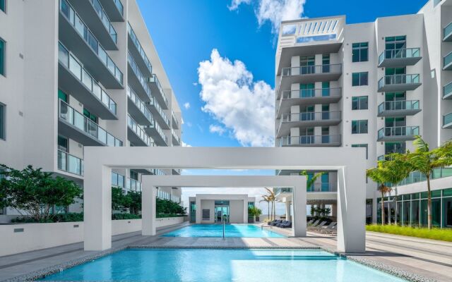 Luxury Condo with Den at Design District