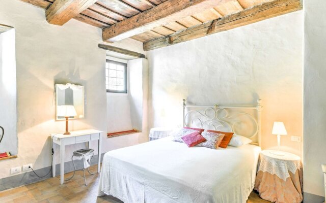 Tuscan Hideaway With Pool