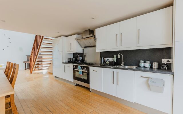 Platform Avenues 5 Bed House