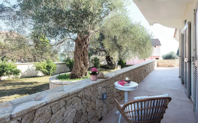 Verde Olive Three-Bedroom Holiday Home by Konnect