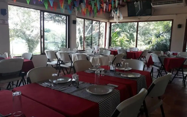 Hotel Villa Blanca Suites