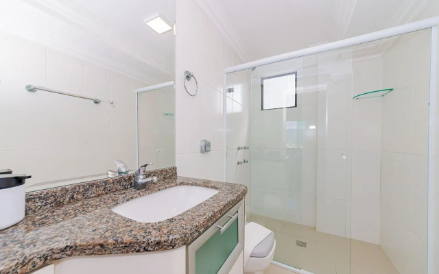 Apto Amplo 1SUI+2Q Quadra Mar 50m da Praia