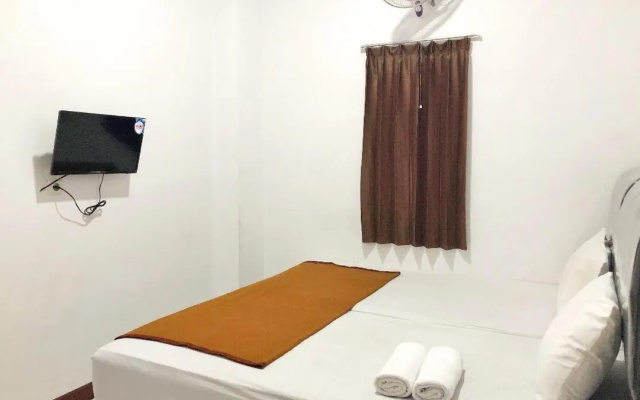 OYO 3729 Cattail Guest House – Guest Rooms – Pontianak