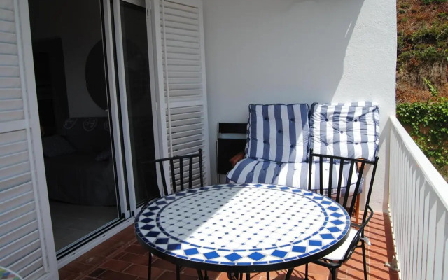 319 - Apart. Estoril