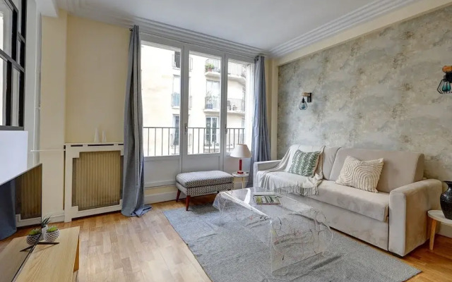 Elegant 1BR Near Eiffel & Champ de Mars