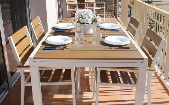 Avenida 5A in Roses With 3 Bedrooms and 2 Bathrooms