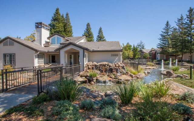 Global Luxury Suites in San Ramon