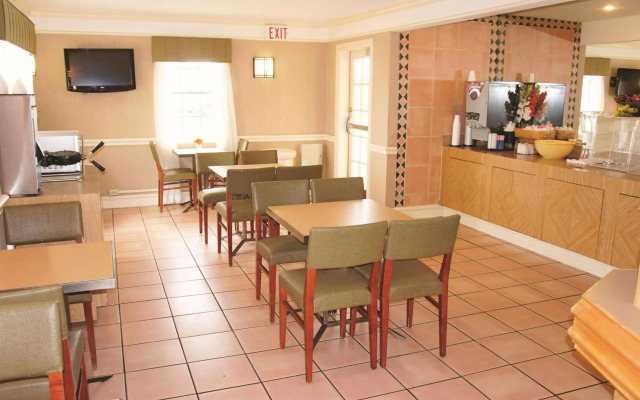 La Quinta Inn San Antonio South Park