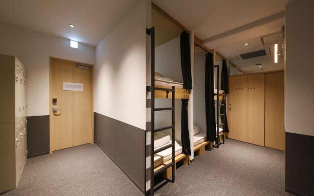 White Hostel shinsaibashi