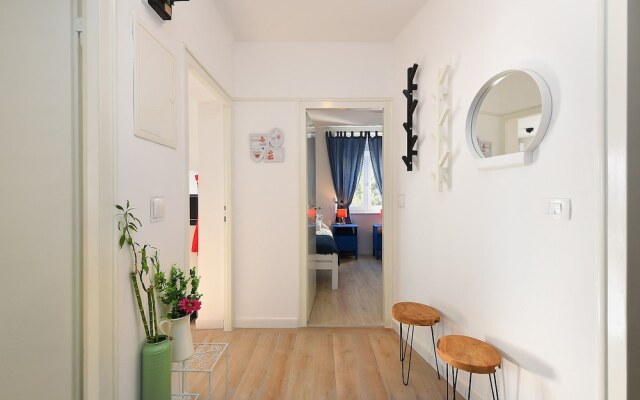 Apartment 1811