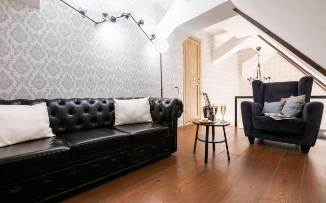 FlatStay (ФлэтСтей) на набережной реки Фонтанки 8