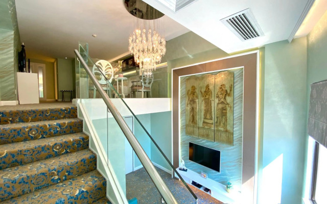 Metropole Hotel