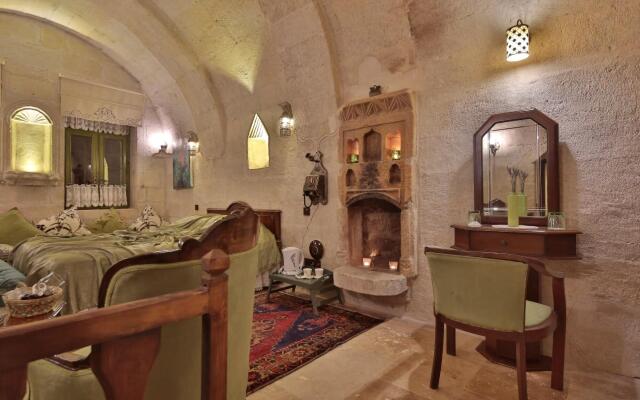 Yaren Cave House