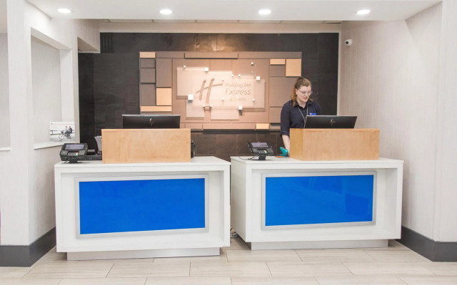 Holiday Inn Express & Suites Columbia-Fort Jackson by IHG
