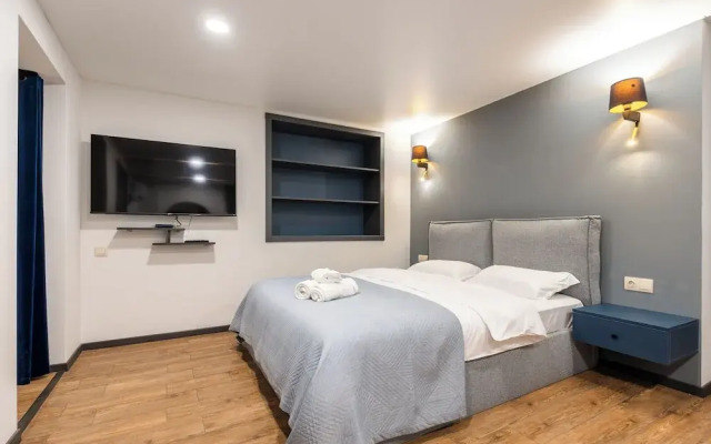 Stones Throw Apartments