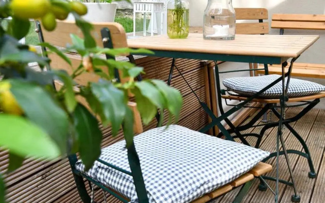 JETHON Studio-Appartement im Grünen