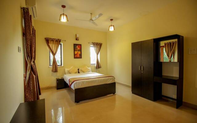 OYO 9887 Home 3BHK Near Club Cubana