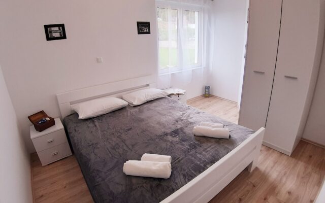 Apartments and Rooms Viskic