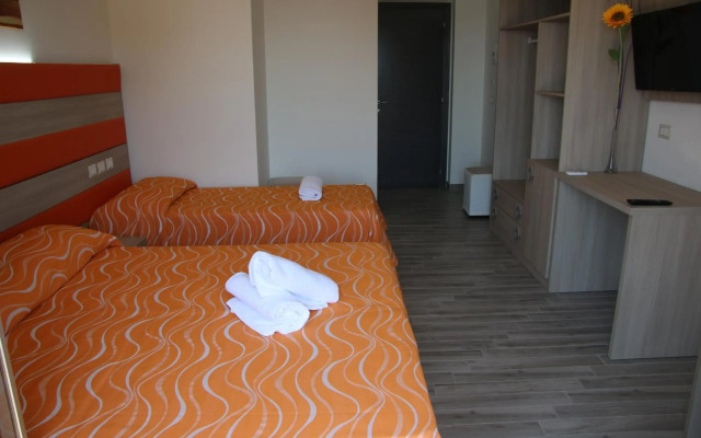 ChrisMare Hotel