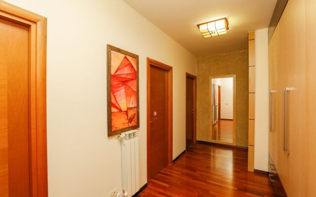 Luxury European Trade Center Apartment