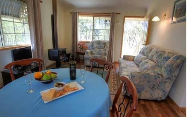 Accommodation Creek Cottages & Sundown View Suites