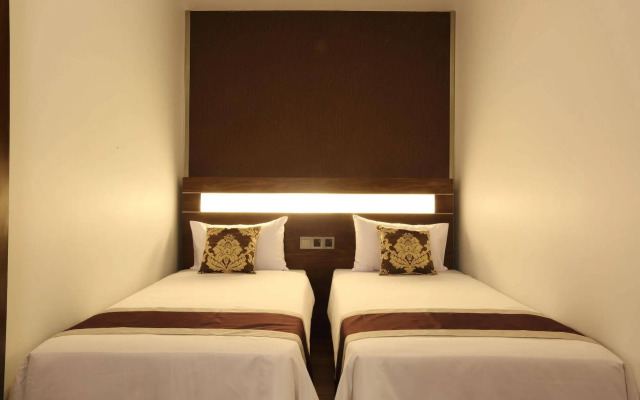 Clover Suites Royal Lake Yangon