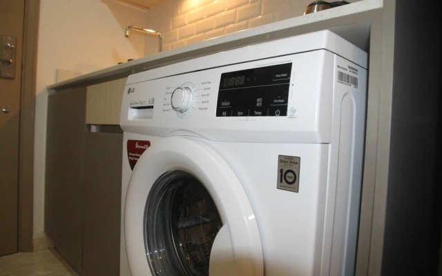 New Studio with Sea View at Gold Coast Apartment