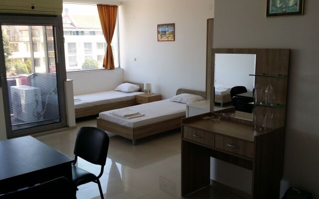 Hostel Coral City