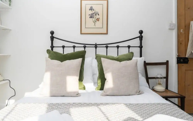 Host Stay Centurion House